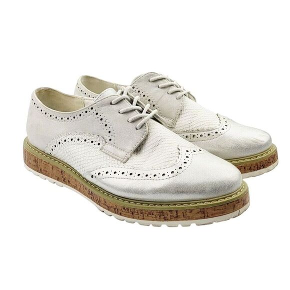 Miss Liberto Silver Wingtip Shoes - Size 37/US 6.5‎ - Picture 1 of 8